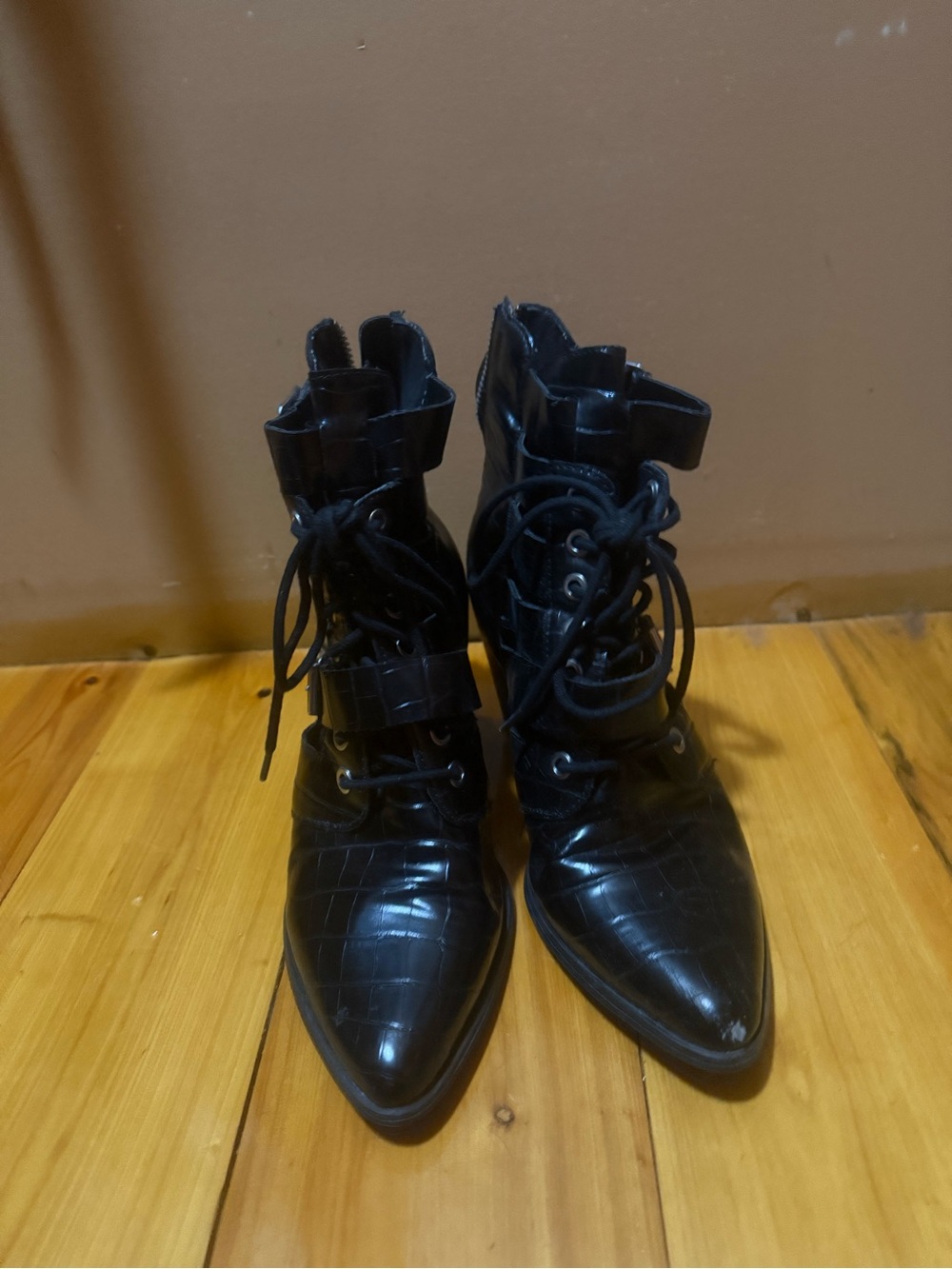Steve Madden Black Croc-Embossed Lace-Up Pointed Ankle Boots